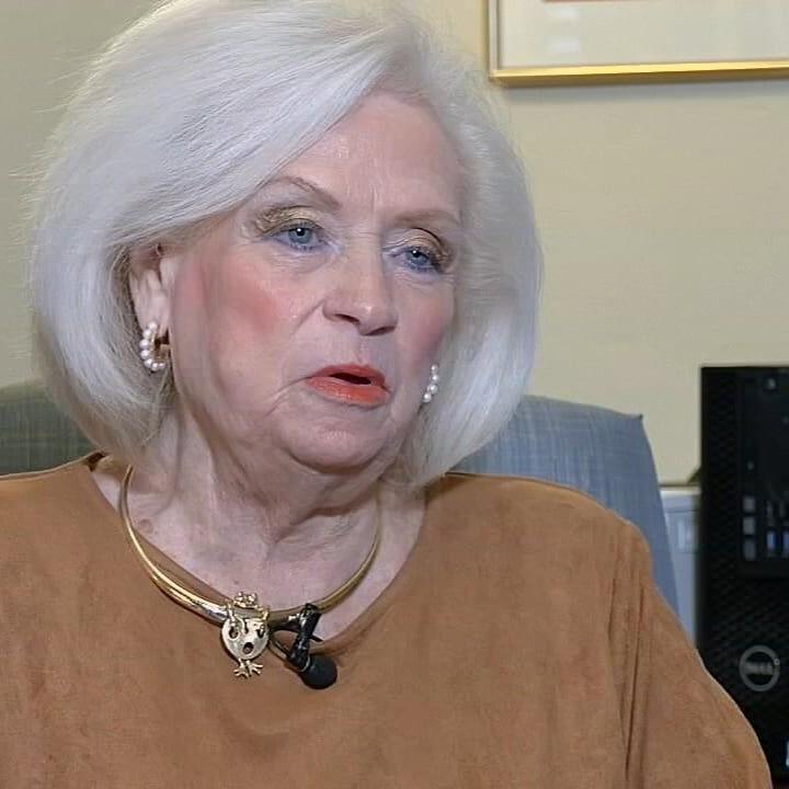 Political leaders remember long-time Jefferson County Clerk Bobbie Holsclaw